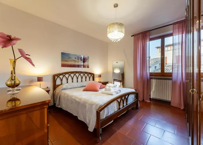 Con Camino In Centro Storico Беванья