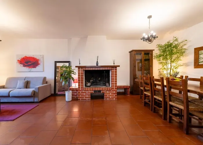 Con Camino In Centro Storico * Беванья